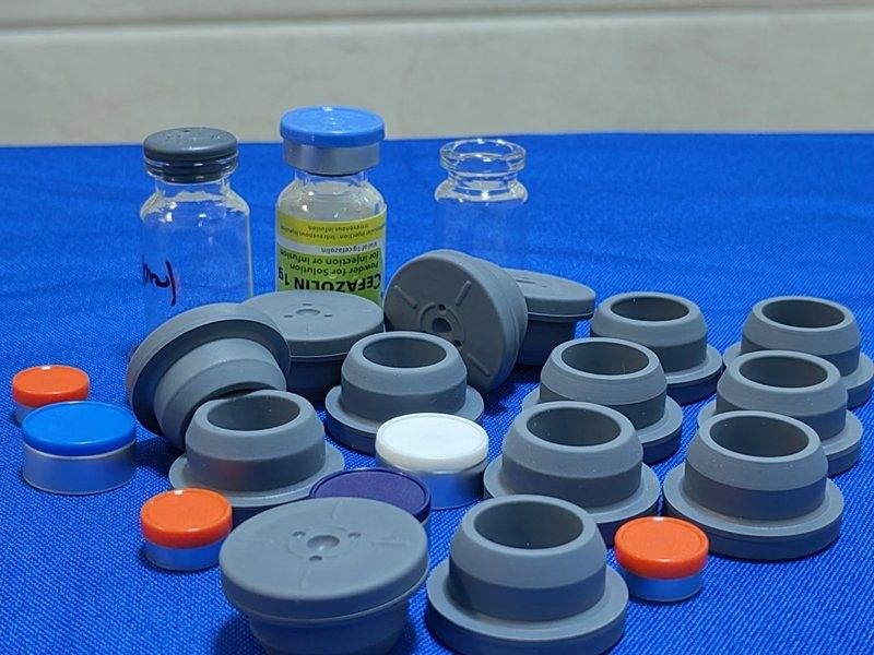 13mm 20mm 28mm 32mm Lyophilisierungsflaschen aus Glas Medizinisch grau Butylkautschukverschluss für Glasflasche Glas Infusionsflasche