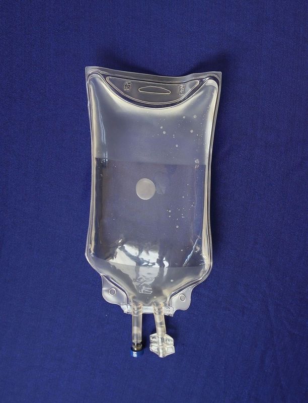 500 ml IV Lösung Medizinisches Flüssigkeitsbeutel Doppelrohr-Infusionsbeutel Nicht-DEHP Leer IV-Beutel Einfachport mit Schmetterlingsdrehung